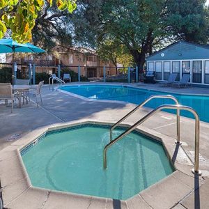 Community pool, jacuzzi and clubhouse